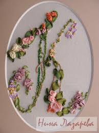 Gallery Ru Foto 4 Konkurs Zagadka Monogrammy Ninatela Bordado Cinta De Seda Flores Bordadas A Mano Bordados En Cinta