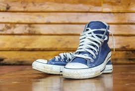 Cara menghitamkan sepatu cepat dan praktis. Cara Mewarnai Sepatu Kanvas Yang Sudah Pudar Gambar Mewarnai Hd