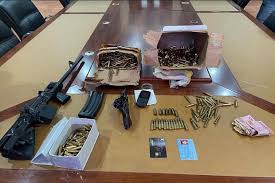 Data obb sausage man / download the amazing spid. Polres Bintuni Gagalkan Penyelundupan Senapan Serbu Rakitan Pistol Dan Ratusan Butir Peluru Tajam