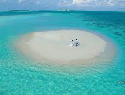 Sandbank Trips Maldives Is The Best Barefoot Luxury Destination With Sandy White Beaches Chaste Water Lagoons Best Hotels In Maldives Maldives Maldives Beach