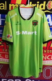 Family computer, japanese version of the nintendo entertainment system game console; Fc Juarez Home Football Shirt 2019 2020