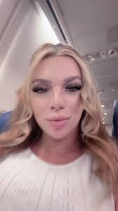 Anne Deem's Instagram, Twitter & Facebook