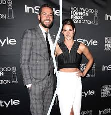 Zachary levi says shazam 2 is gearing up to film soon and that they need to hurry because the young cast is growing up fast. Zachary Levi Ehefrau Vermogen Grosse Tattoo Herkunft 2021 Taddlr