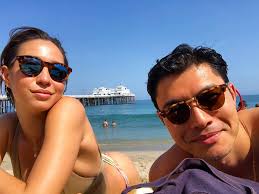 Know henry golding career debut, wife, age, height, awards, favorite things, body measurements, affairs or girlfriend or dating history, net worth. Facebook