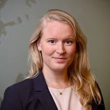 💪 👏 One of the best parts of working at APCO Worldwide is the people-  love to see my colleagues totally slay, and be recognized for their great  work with a promotion! |