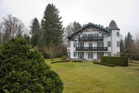 Ende november ist manuel neuer in sein traumhaus am leeberg eingezogen. Die Oberschicht Am Tegernsee Deutschland Deine Reichen Arm Und Reich Faz