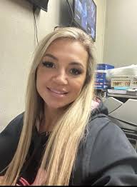 Can someone create a family photo?