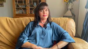 Somerset woman says divorcing controlling husband cost her £105k - BBC