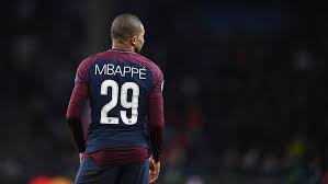 У него давняя любовь к кришу. Mbappe Smenil Igrovoj Nomer V Pszh V Chest Ronaldu Sport Ekspress