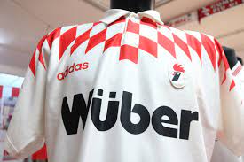 Presentate le nuove maglie bari, caratterizzate da un mix tra tradizione e novità, realizzate dallo sponsor tecnico kappa: Maglie Cimeli E Contratti La Bari Siamo Noi Festeggia I 112 Anni Del Club Video La Bari Calcio
