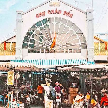 Chợ Châu Đốc: Kinh nghiệm khám phá chi tiết nhất từ Traveloka