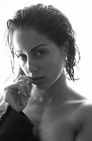 Hiba abouk nue : biyouna et son mari