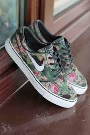 25 Bayan Spor Ayakkabi Modelleri Taki Aksesuar Kozmetik Saat Canta Gunes Gozlugu Moda Blogu Nike Free Ayakkabilari Kosu Ayakkabilari Nike Ayakkabilar