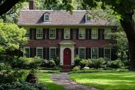 What Is A Colonial Style House