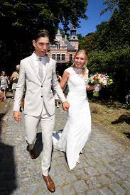 Dat is nog even afwachten, maar een ding is zeker: In Beeld Veel Volk Voor Huwelijk Van Wout Van Aert En Vrien Herentals Gazet Van Antwerpen Mobile