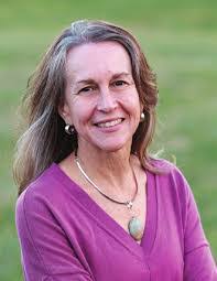 Leslie Mapes's Instagram, Twitter & Facebook