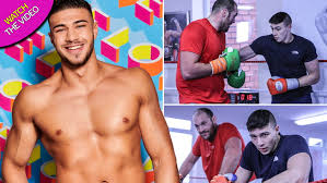 Tommy fury is a british professional boxer and the younger brother of heavyweight champion tyson fury. Tyson Fury Refuses To Watch Brother Tommy On Love Island Due To Body Insecurities Irish Mirror Online