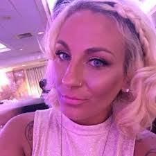 Katrina Poole's Instagram, Twitter & Facebook