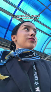 yo feliz de llevarlos y atenderlos a todos😘 #tiktokpanama🇵🇦  #tripulantedecabina #panama #fyp