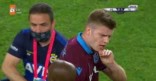 Alexander sörloth verdiği röportajda, emre'nin konuşarak kavga çıkarmaya çalıştığını ileri sürerek, beni biraz rahatsız etti. Sorloth Sus Isareti Yapti Emre Belozoglu Cilgina Dondu Takvim