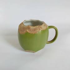 Gelas kopi raksasa tersebut juga mengeluarkan uap panas seperti cangkir kopi sungguhan. Mug Cangkir Gelas Unik 3d Kelapa Muda Kado Lucu Shopee Indonesia