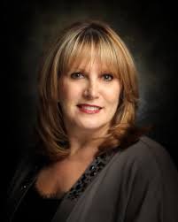 Amazon.com: Should I Just Curl Up and Dye? An insightful journey through  the trials and triumphs of a hairstylist: 9781937770068: Ritenour, Glenna,  Cook, Jim, Corl, Banks and Lois: Libros