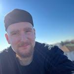 Adriane Abston's Instagram, Twitter & Facebook