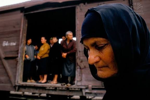 Photo archive: Georgian families leaving Abkhazia during the 1992-1993 Georgian-Abkhaz war - JAMnews