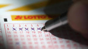 Weiteren ziehungen seit der ersten ziehung 1955 finden sie. Lotto Am Samstag 3 Januar Lotto Am Samstag Das Sind Die Richtigen Lottozahlen Augsburger Allgemeine