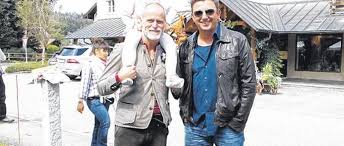 Auch für markus war schon seit er in den lederlagerhallen mit den kindern der mitarbeiter spielte, klar Zwei Tage Lang Drehte Das Zdf Fur Die Neue Staffel Beim Meindl In Kirchanschoring