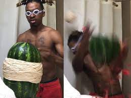 This afternoon, buzzfeed exploded a watermelon with rubber bands in a facebook live video titled watch us explode this watermelon one rubber band at a time! you may have seen it. Rubberban Man Explodes Watermelons Man Explodes Watermelons With Rubber Bands Netizens Want To See His Clean Up Process Trending Viral News