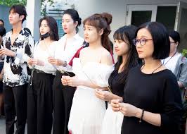Đây cũng là tác phẩm đánh dấu sự trở lại màn ảnh nhỏ của ông hoàng phòng vé thái hòa cùng nhã phương. Thai Hoa Cung Nha PhÆ°Æ¡ng Thuy Ngan Ä'ong Phim Má»›i Cay Tao Ná»Ÿ Hoa Vov Vn