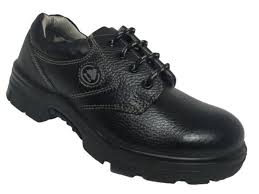 Safety shoes and safety boots are a valuable part of various work environments in malaysia. Bata Brand Men S 825 6014 Industrials Safety Shoes Steel To Black Rajashoes
