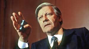 Altbundeskanzler helmut schmidt gehörte zu deutschlands hochrangigen meinungsmachern. Helmut Schmidt Kuhler Kopf Und Krisenmanager Ndr De Geschichte Menschen