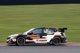 Honda beat 2021 beserta harga terbaru semua tipe, pilihan warna, spesifikasi dan review yang dilengkapi dengan promo angsuran. Honda Tops Thruxton Btcc Test The Checkered Flag