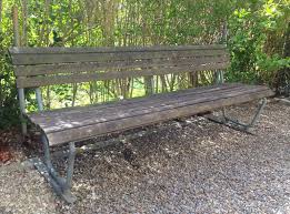 Gartenbank Im Bauhaus Alte Holzerne Antike Und Altmodisch Aber Immer Noch Stark