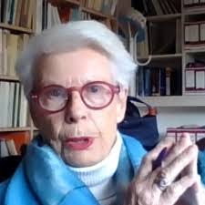 Elizabeth Canavan's Instagram, Twitter & Facebook