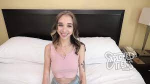 This amateur teen is 19 and weighs only 95lbs - XVIDEOS.COM