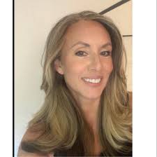 What's the latest thing that got you put in the doghouse? Take one of our  bed pillows with you next time and make it a little more comfortable  #sleepbetter #loungeharder