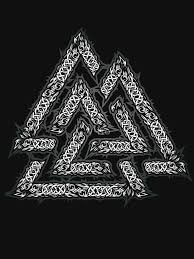 Valknut Verziert Keltischen Knoten Wikinger T Shirt Von V4to In 2020 Wikinger Keltisch Keltische Knoten