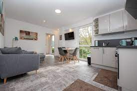 Das holiday inn express trier ist ein neues und modernes haus direkt am moselufer, welches im januar 2020 fertig gestellt wurde. Startseite Haus Moselufer