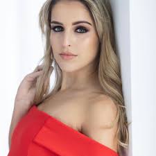 Brielle Leonard's Instagram, Twitter & Facebook