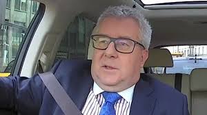 Europoseł pis jest tam wiceprezesem. Ryszard Czarnecki Mial Wyludzic Pieniadze Z Parlamentu Europejskiego