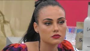 Le parole dell'ex gieffina brasiliana sulla sua storia d'amore con rosalinda cannavò. Rosalinda Cannavo E Romina Carrisi Una Strana Somiglianza La Foto