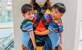 アンジュモ】３歳〜双子用抱っこ紐の使用 | 双子用抱っこ紐のアンジュモ