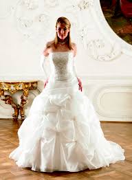 Check spelling or type a new query. Brautschmuck Fur Unterschiedlichen Brautkleider Ausschnitt