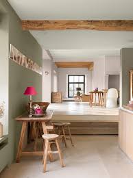 On le voit de plus en plus souvent sur les murs des salons ou des salles à manger. Idees Deco Pour Un Salon Plein De Couleurs Peintures De Couleurs Pour Les Interieurs Et Les Exterieurs Idees Deco Dulux Valentine