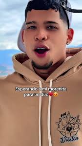Yo Esperando A Mi Morenita