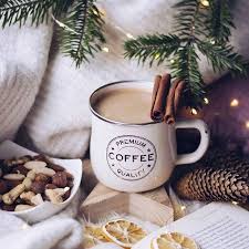 L Hiver S Installe Doucement Qui Ne Reve Pas De S Installer Sous La Couette Avec Un Bon Petit Chocolat C Ambiance Noel Photo Noel Idees De Decoration De Noel