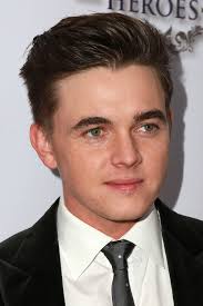 Be grateful that you have a round that's why choosing the right hairstyle for men with round faces is imperative for guys who want to look striking. 60 Versatile Men S Hairstyles And Haircuts